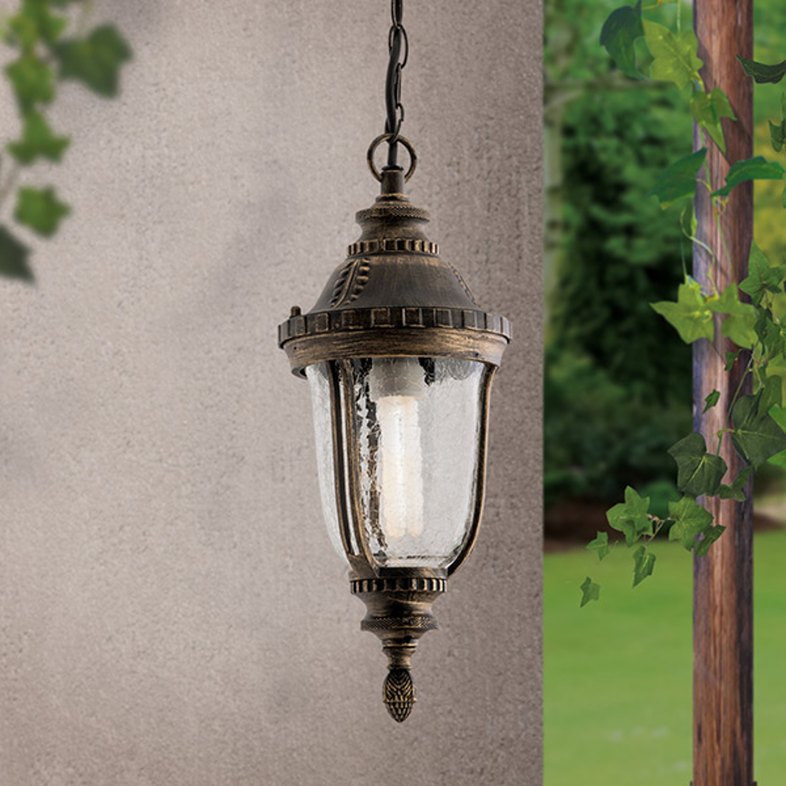 Traditionell pendellampa PAULA med mönstrat glas