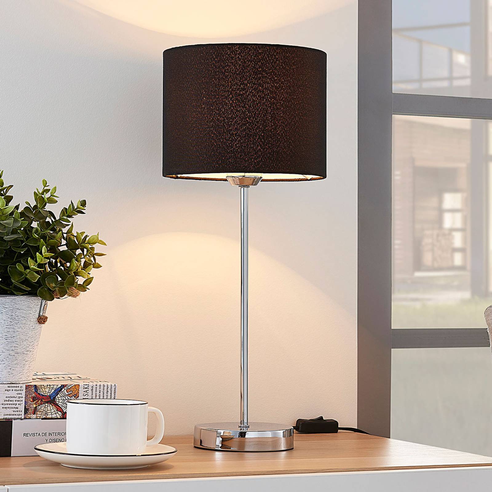 Annatina - bordslampa med svart textilskärm