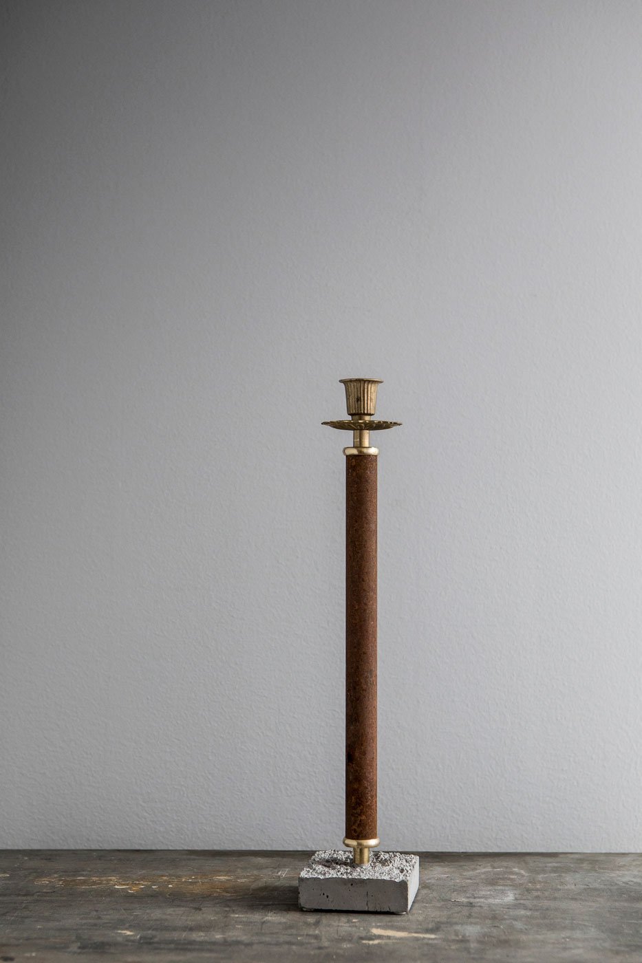 Ljusstake med cementfot 41 cm rost