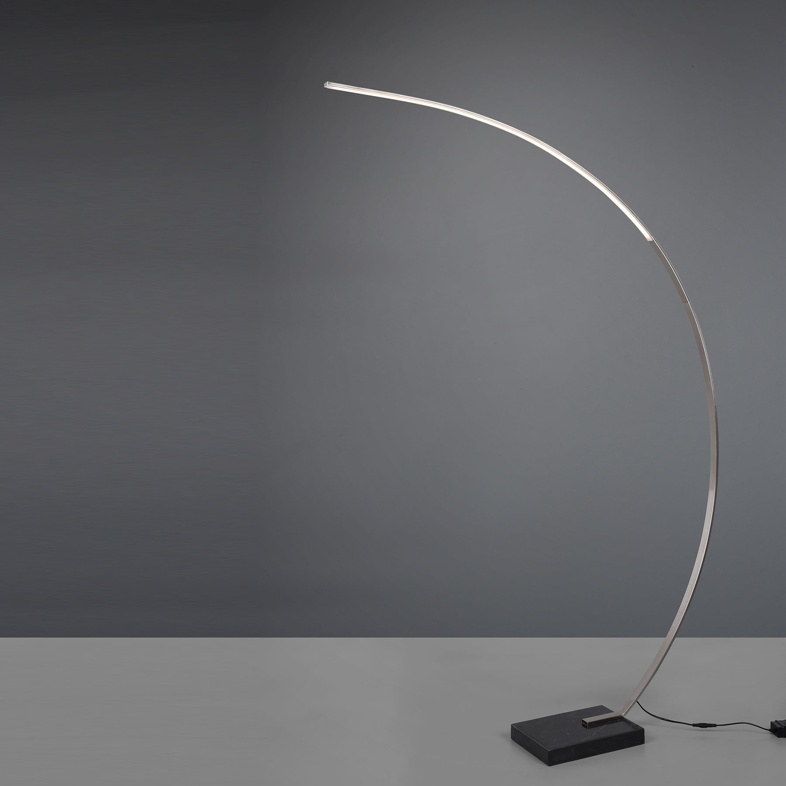 LED-båggolvlampa Bangkok, nickel matt