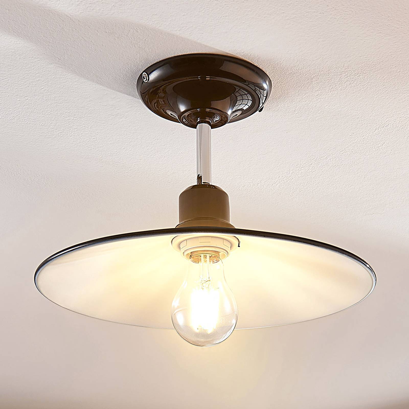 Svart metalltaklampa Phinea, vintage-look