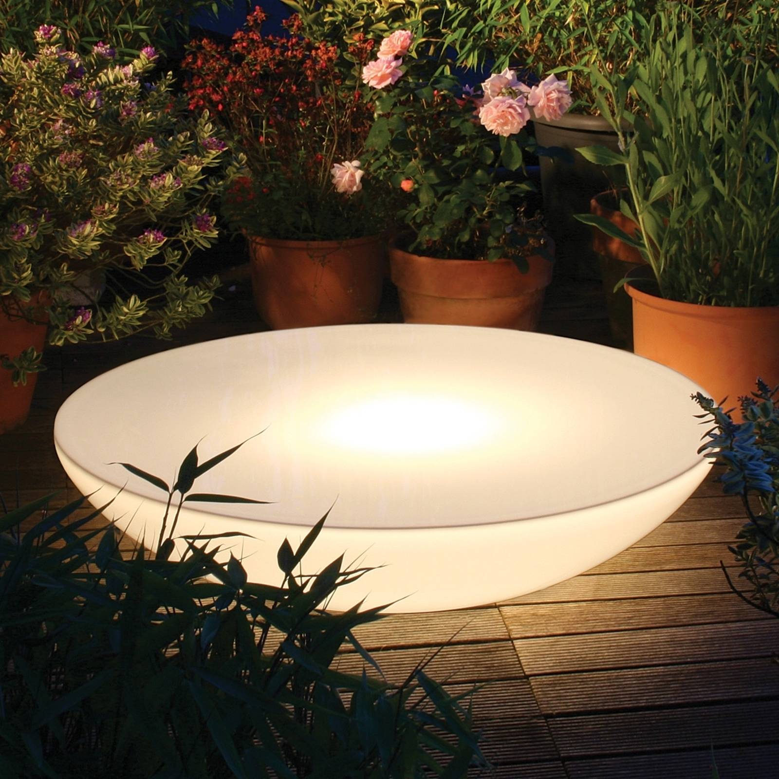 Vacker utomhusdekorbel. LOUNGE VARIATION outdoor