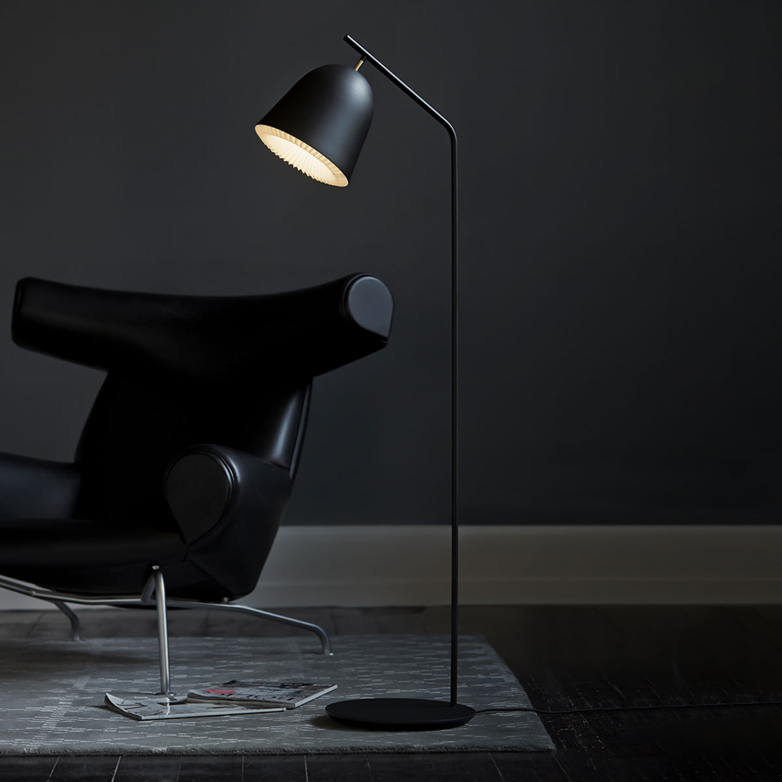 LE KLINT Caché - designergolvlampa, svart