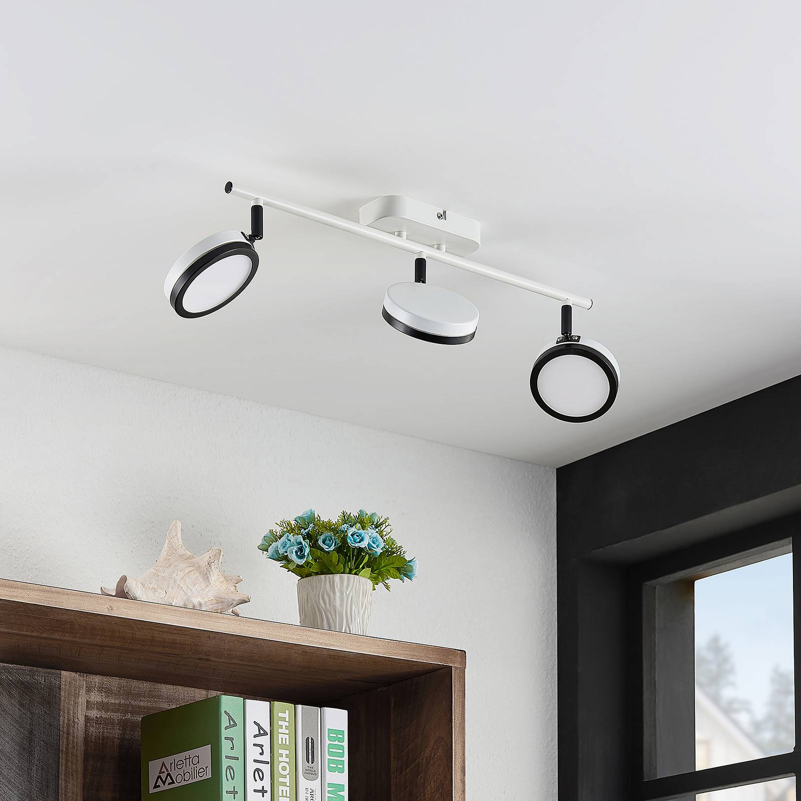 Lindby Vesim LED-spotlight, vit, 3 lampor