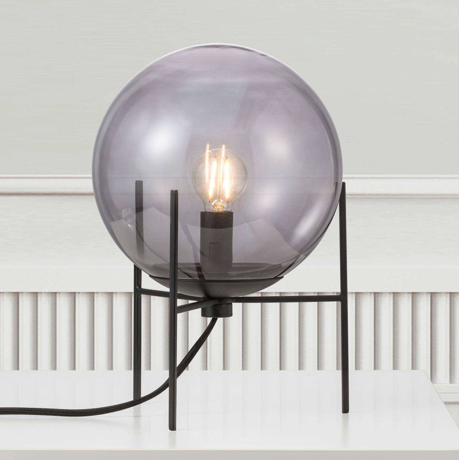 Bordslampa Alton med rökgrå glasskärm