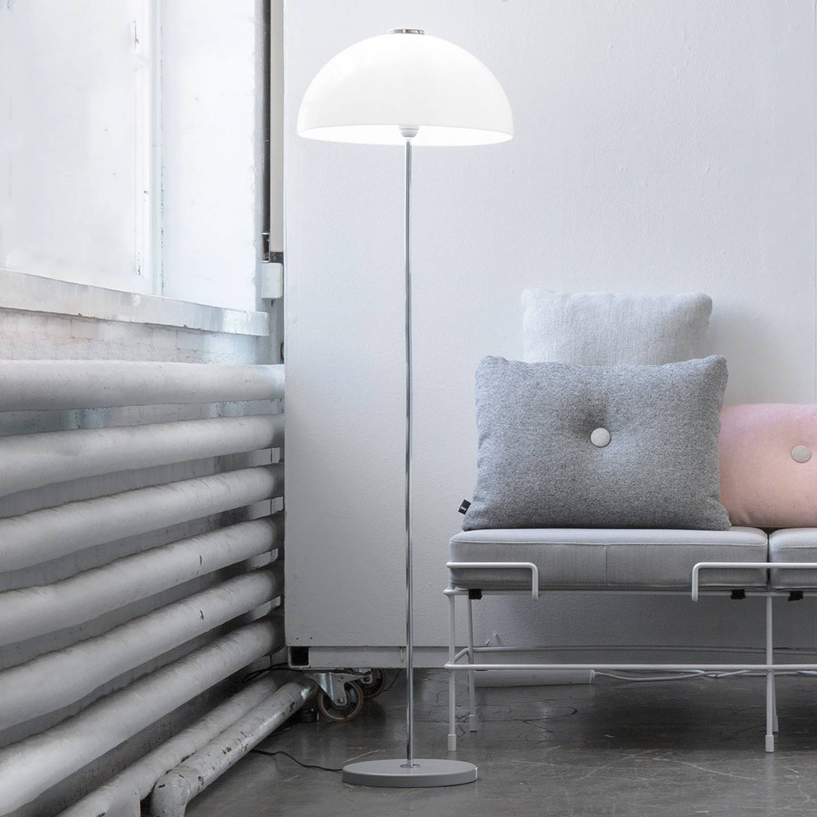 Innolux Kupoli golvlampa grå fot