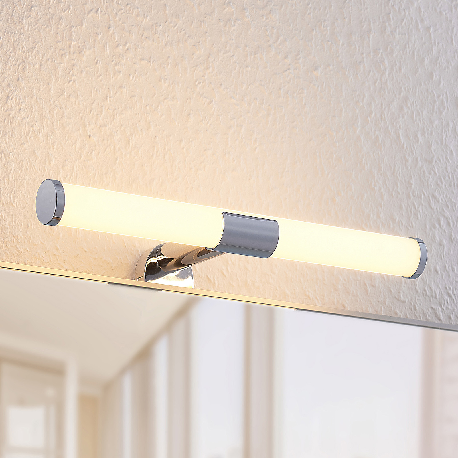Lindby Naili LED-spegellampa