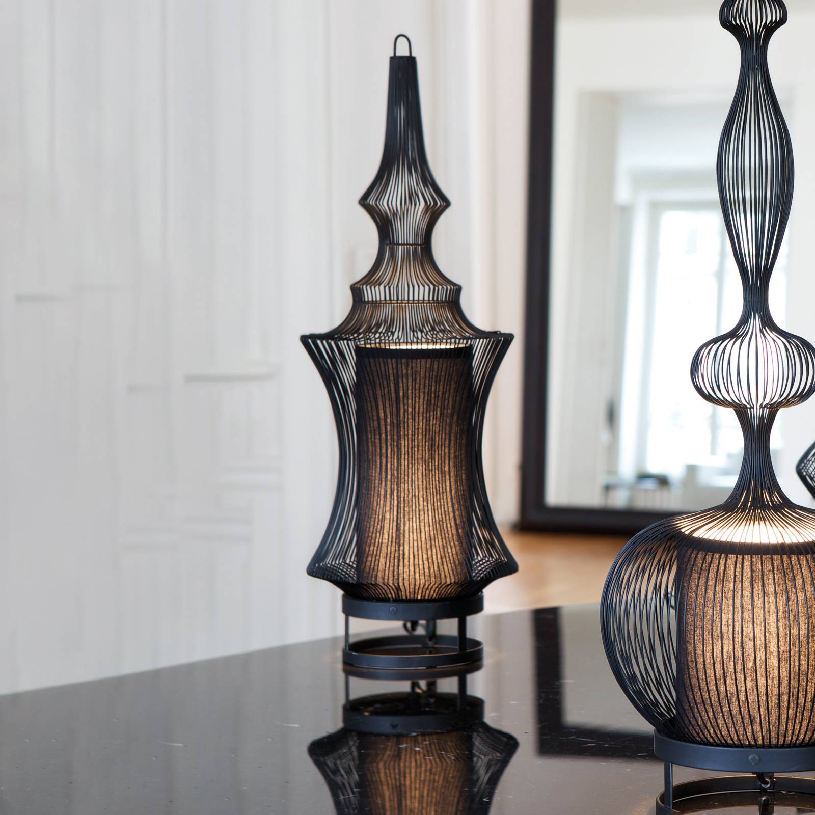 Forestier Tibet bordslampa, svart