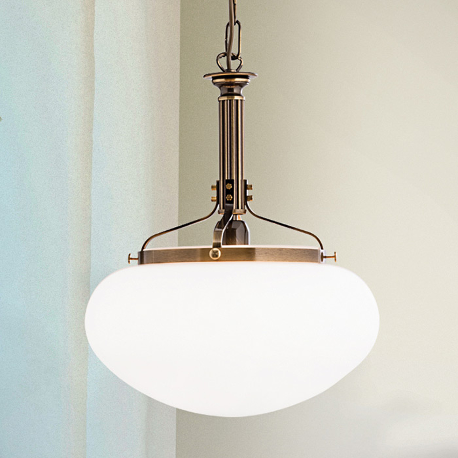 Hänglampa Delia i gammal mässing, 1 lampa