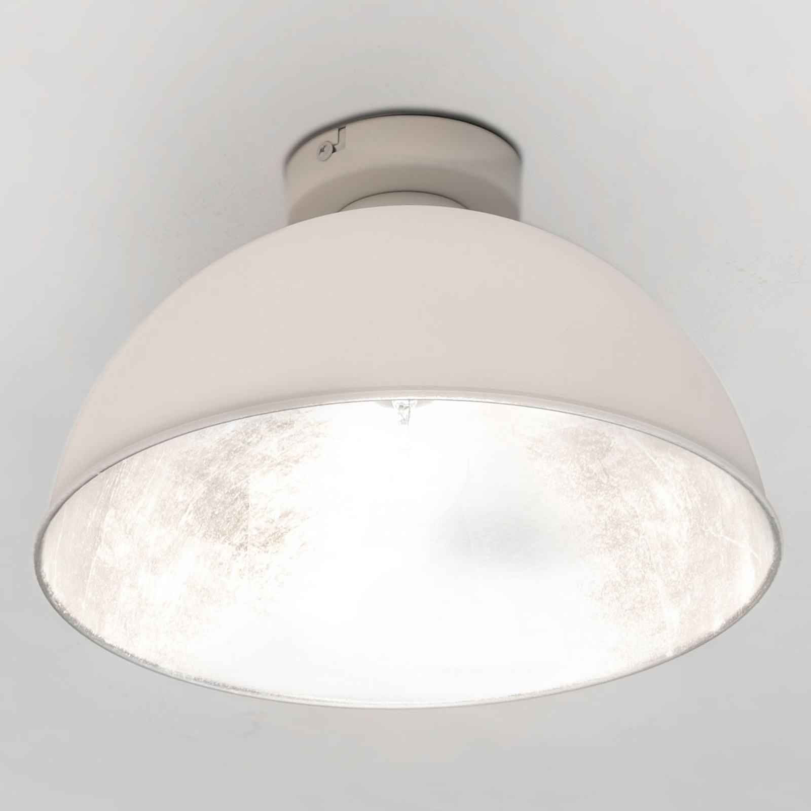 Industriellt präglad taklampa Jimmy vit/silver