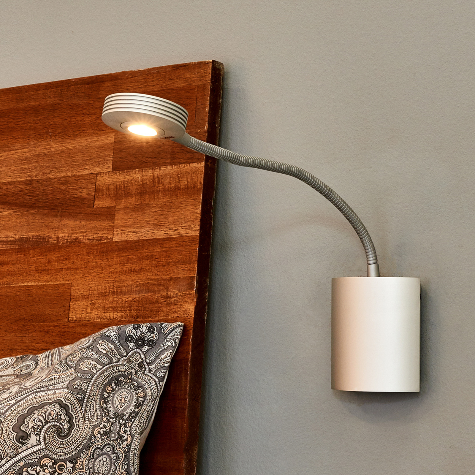Justerbar vägglampa Adina med LED-flexarm