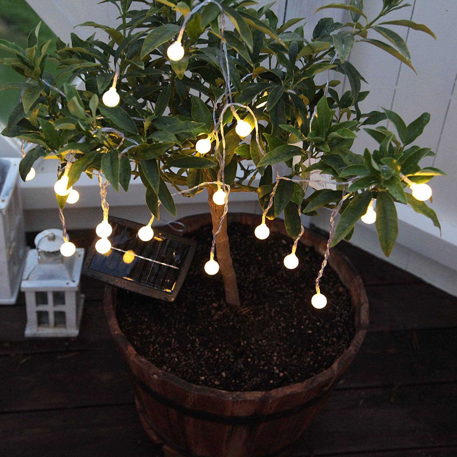 Varmvitt lysande, soldriven LED-ljusslinga Globini
