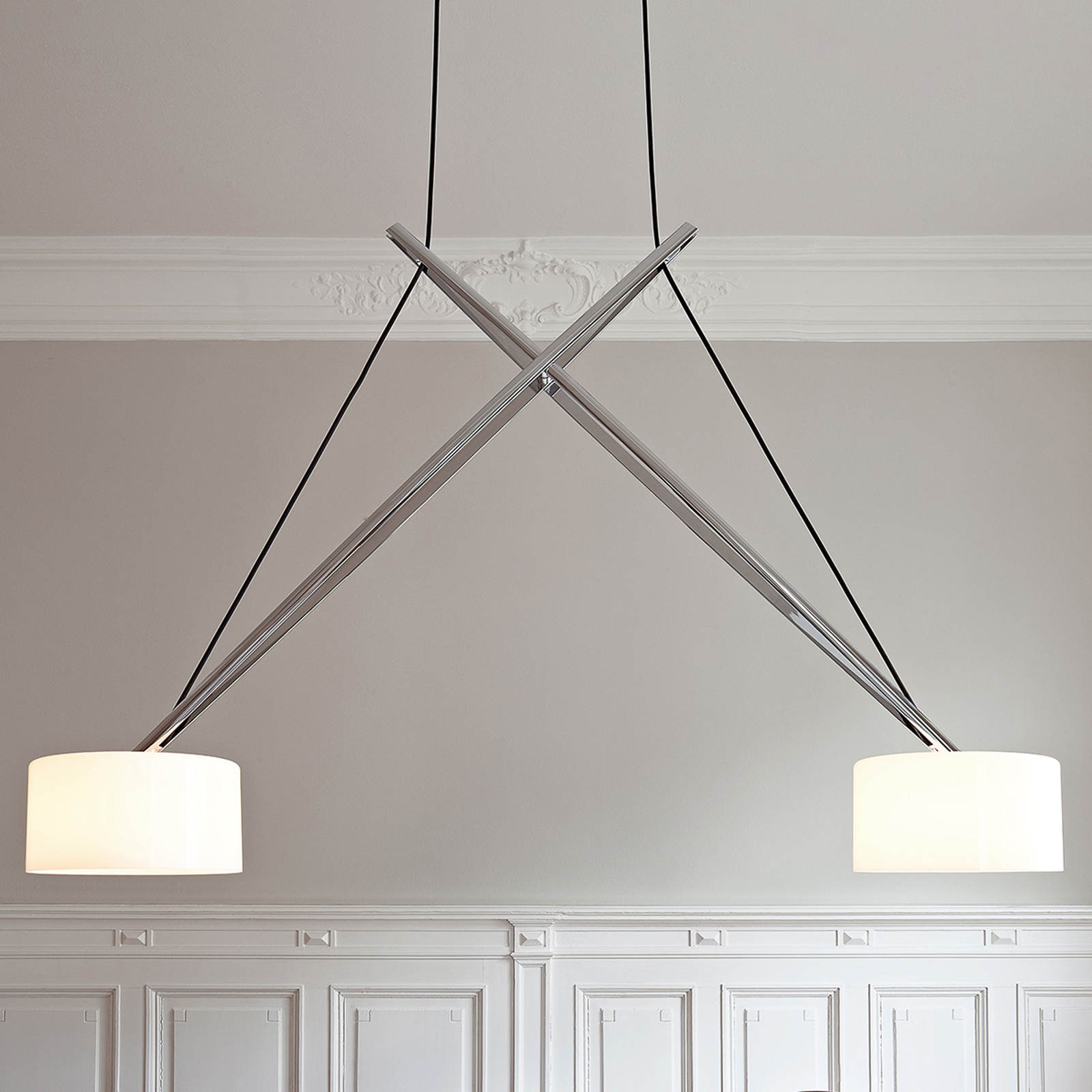 Twin - en LED-taklampa som kan gå ner i spagat