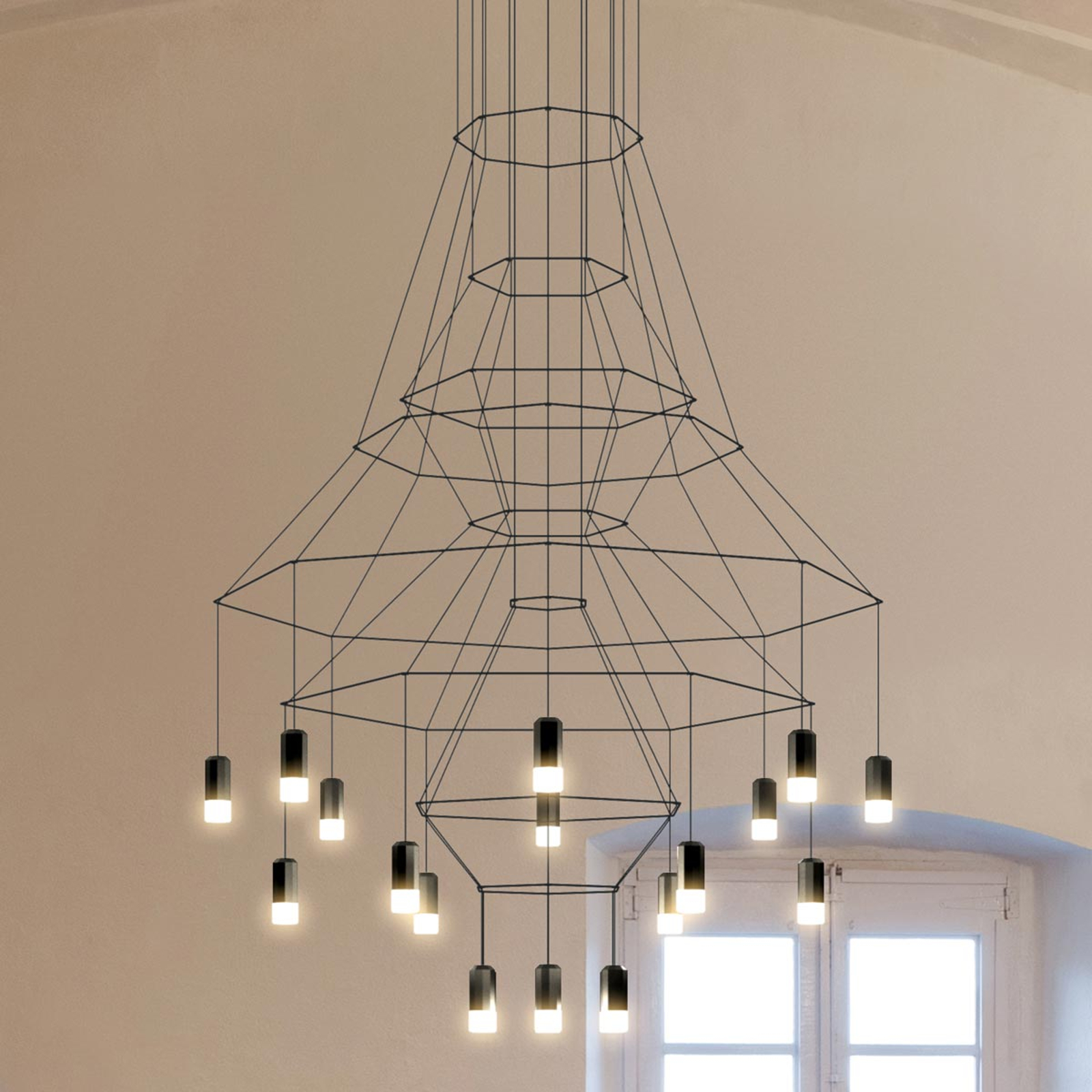 Kupig LED-pendellampa Wireflow i svart