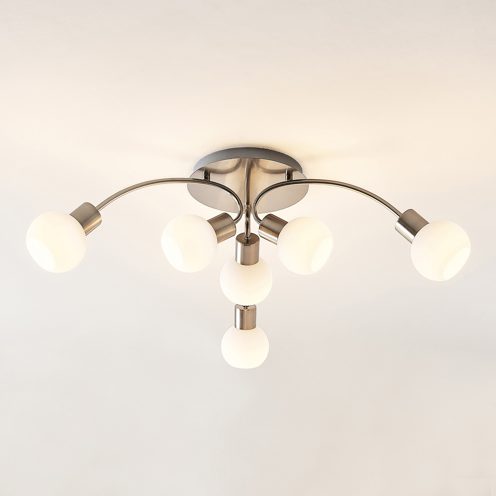 Lindby Tancerdi LED-taklampa i nickel