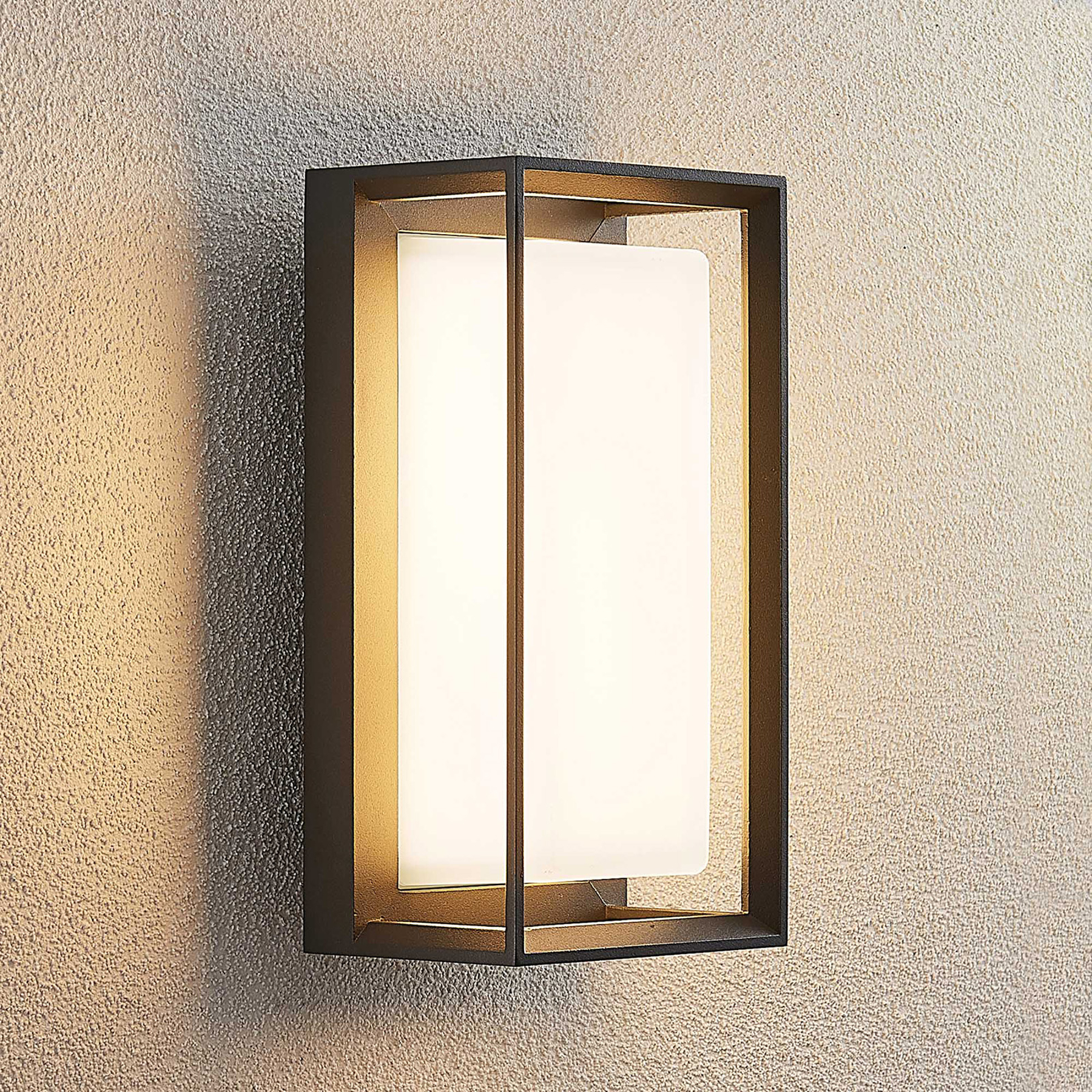 Lucande Ronida LED-utomhusvägglampa kantig
