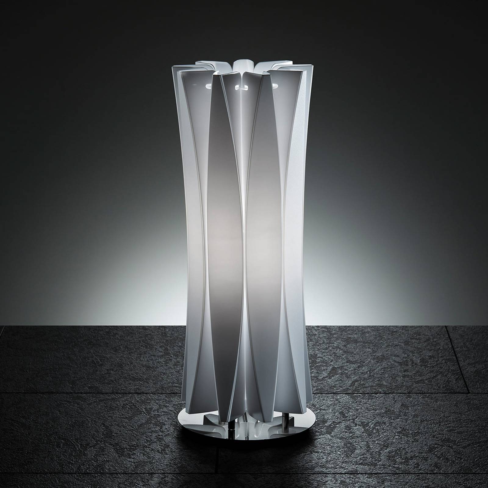 Smakfull bordslampa BACH, höjd 42 cm, vit