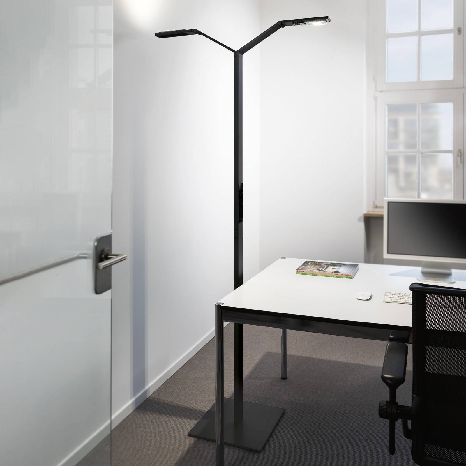 Luctra Floor Twin Linear LED-golvlampa svart