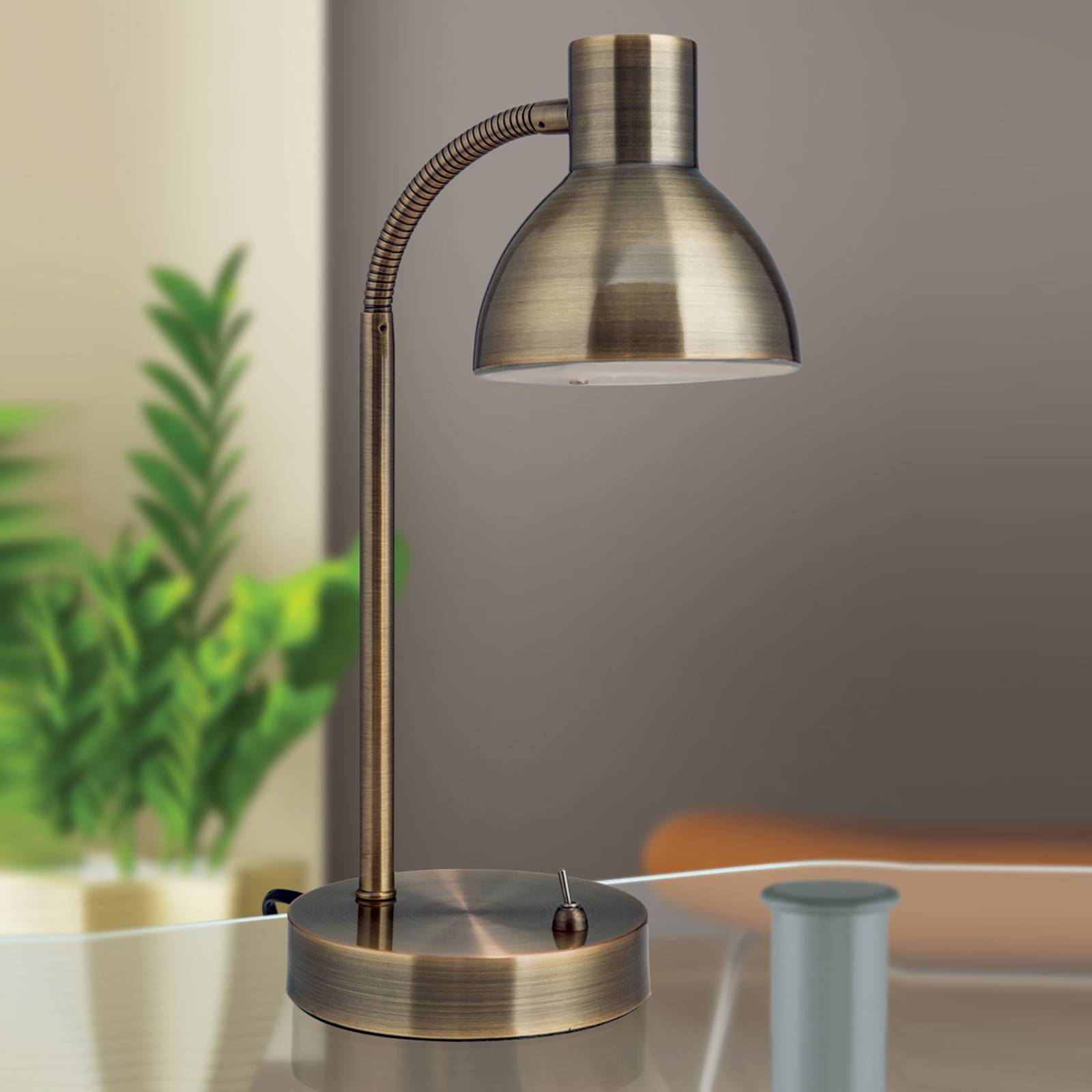Klassisk LED-skrivbordslampa Isra antikmässing